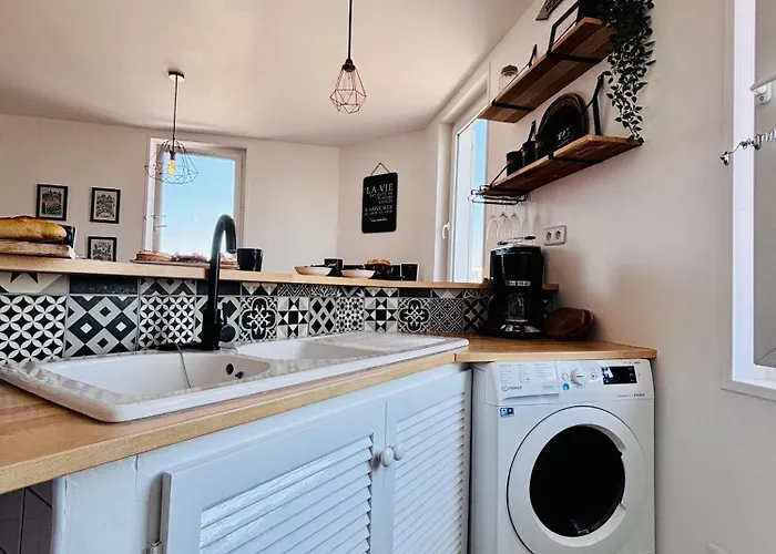 N1 Superbe A 2 Pas De La *